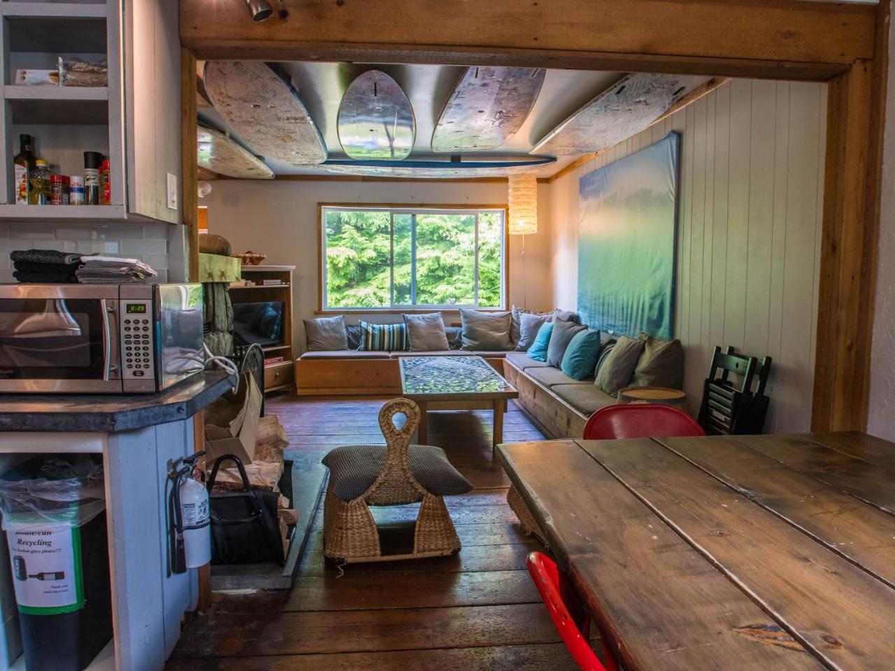 Surfs Inn Rainforest Cottages Ucluelet Esterno foto