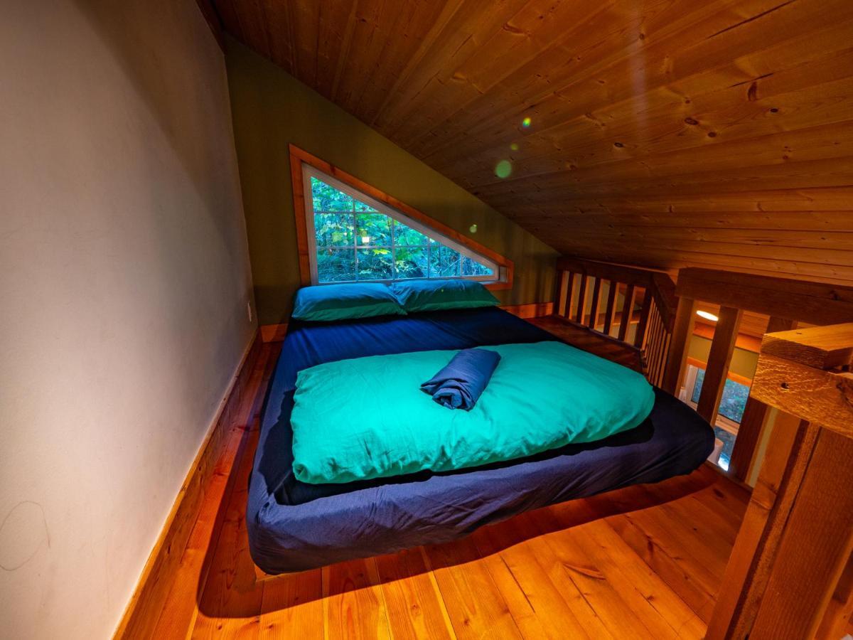 Surfs Inn Rainforest Cottages Ucluelet Esterno foto
