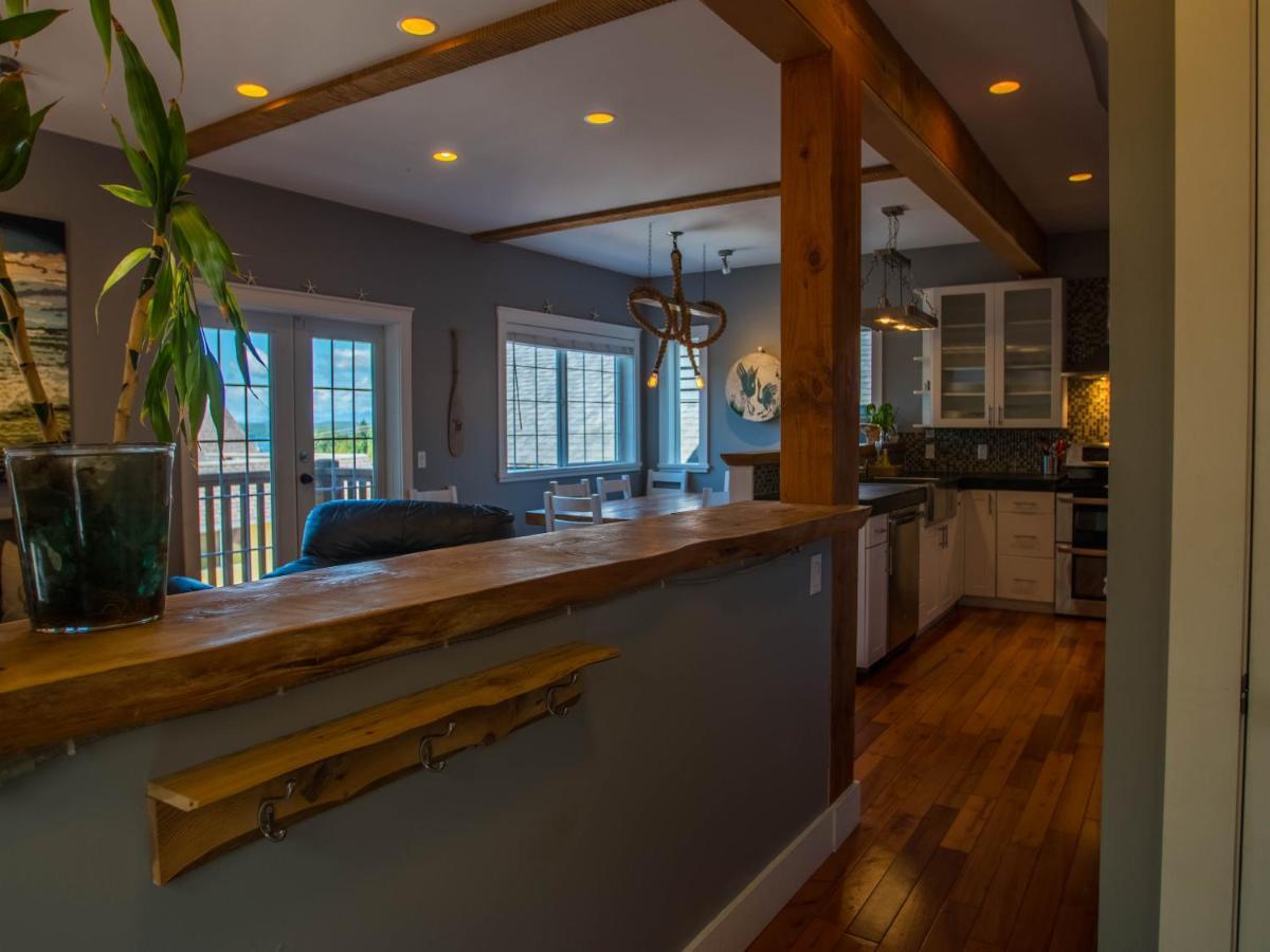 Surfs Inn Rainforest Cottages Ucluelet Esterno foto